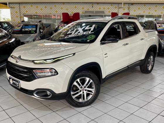 FIAT TORO 2.0 16V TURBO DIESEL VOLCANO 4WD AT9 FIAT TORO 2.0 16V TURBO DIESEL VOLCANO 4WD AT9